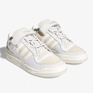 ADIDAS ORIGINALS
Ivy Park Forum Low